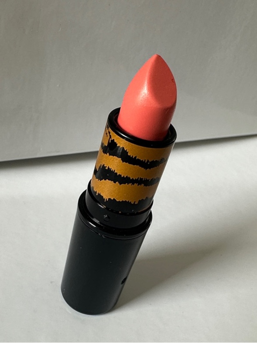 Mac Cosmetics- Razzledazzler - Luster Lipstick